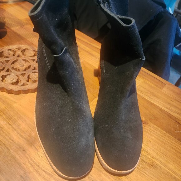 SOREL black suede ankle boots. Brand New!! Size 9 - Picture 4 of 7